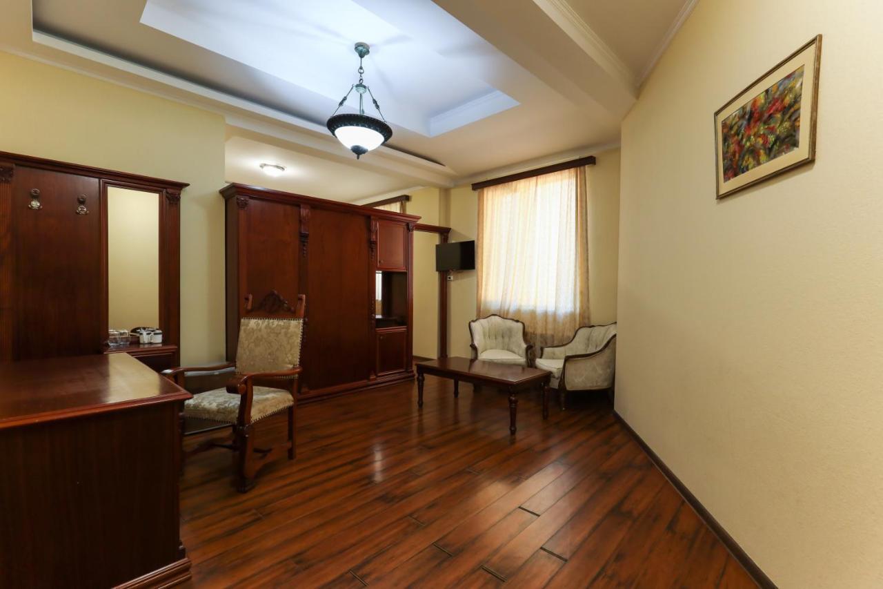 Aeetes Palace Кутаїсі Екстер'єр фото